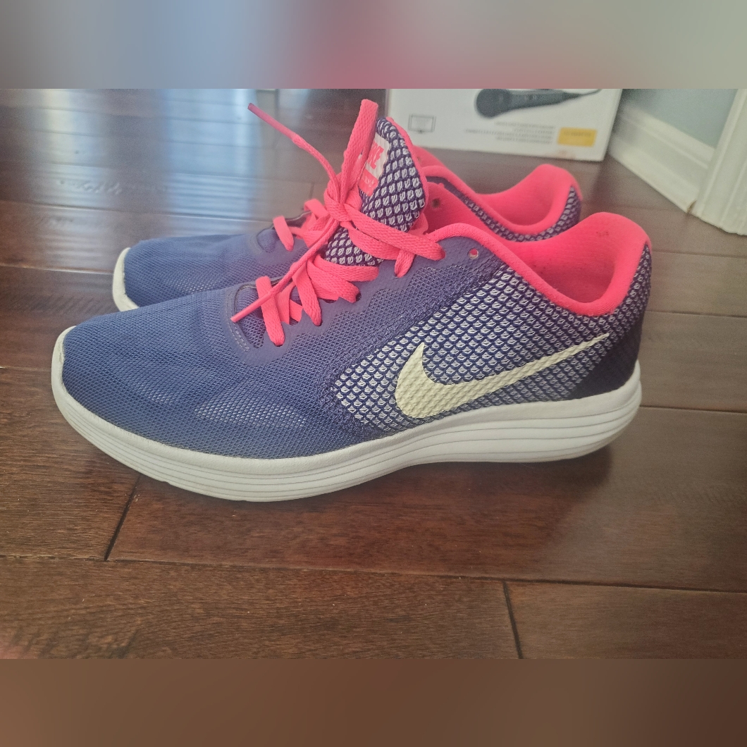 Nike Revolution 5 Hot Pink And Purple Running Shoes Size 8 Women's